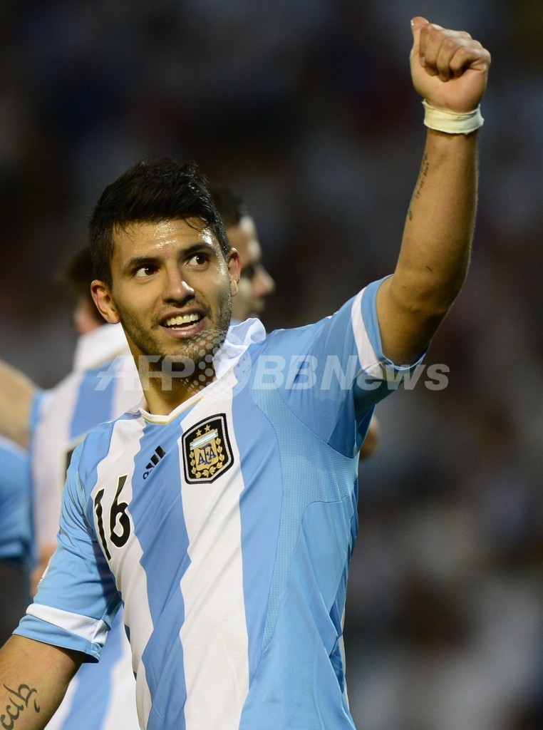 アルゼンチンがメッシの2得点でウルグアイに快勝、W杯南米予選