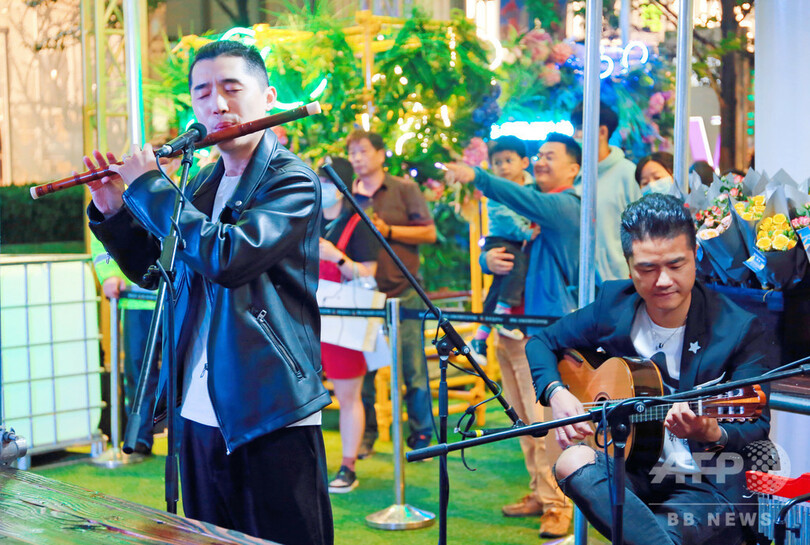 上海で人気の夜市「安義夜巷」、ナイトライフの活性化を後押し