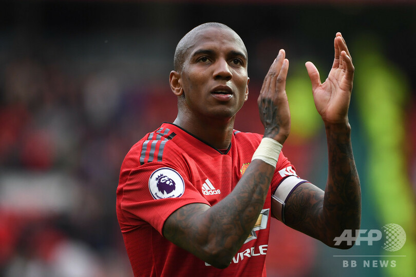 マンUのDFヤングがインテル移籍に合意か、伊報道