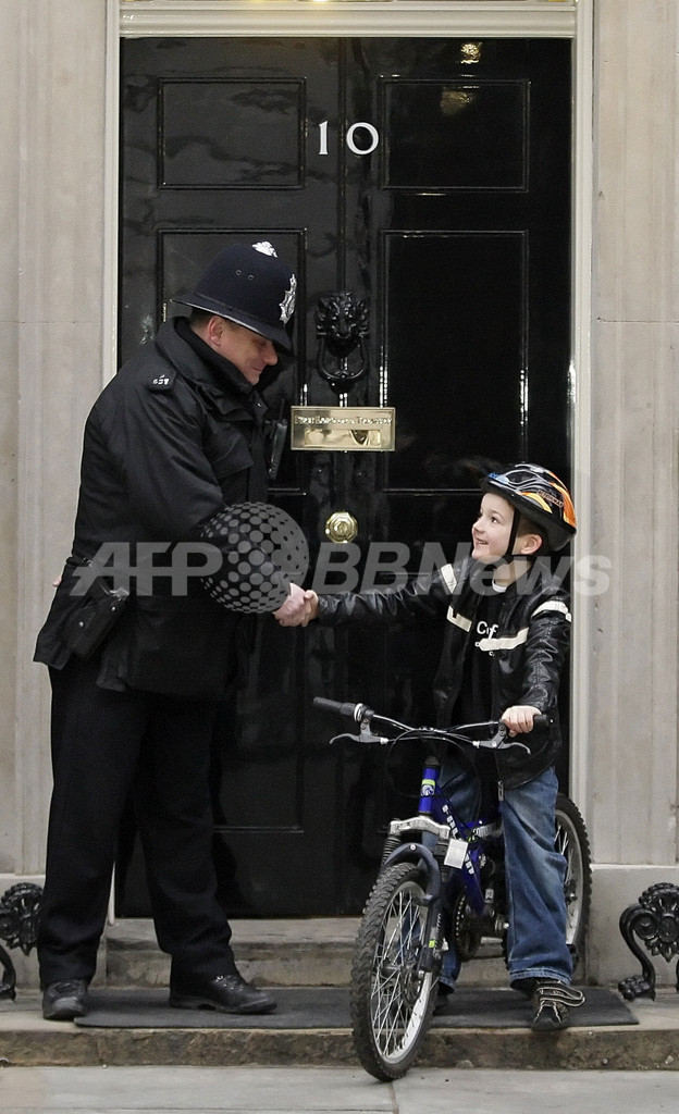 英国の7歳少年、ハイチ義援金700万円以上を1日で集める