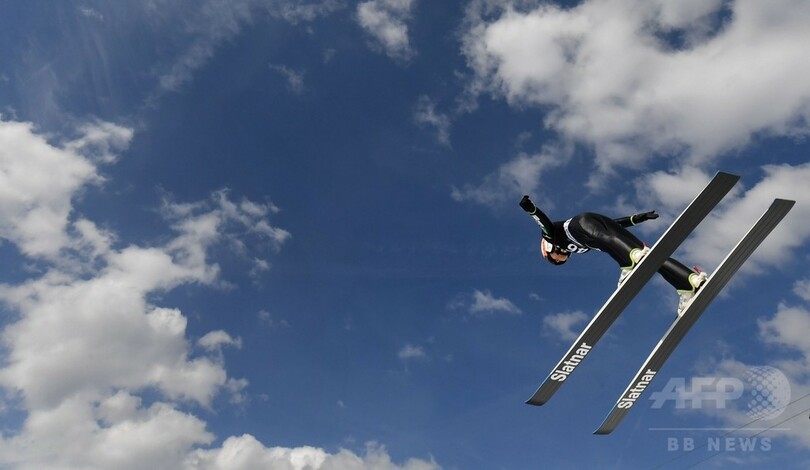 高梨沙羅、連勝で今季有終 最多更新のW杯通算55勝目