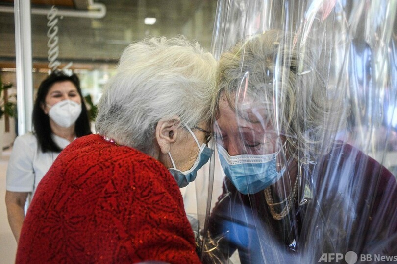 24時間の新型コロナ死者、世界で1万人超える AFP集計