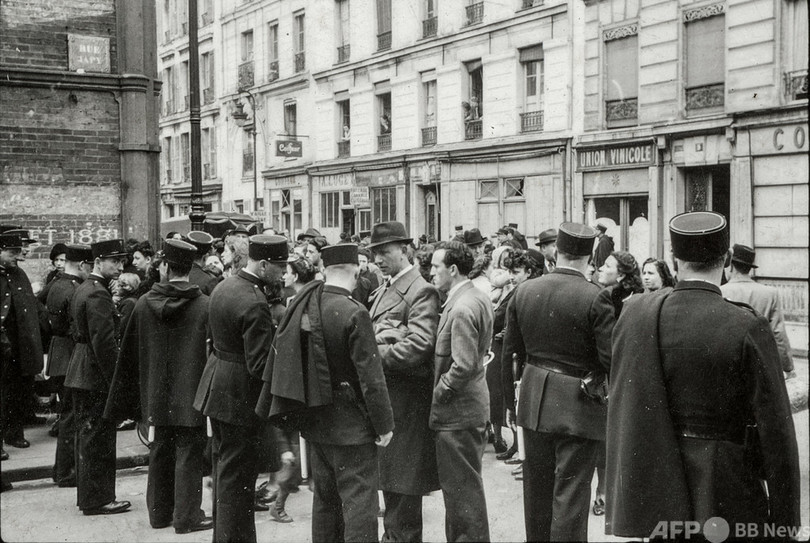 フランスのユダヤ人一斉検挙初日の写真、パリで初公開