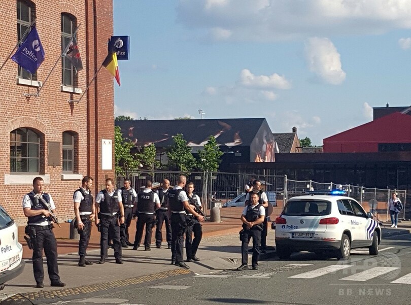 なたで襲撃され女性警官2人重軽傷、男を射殺 ベルギー