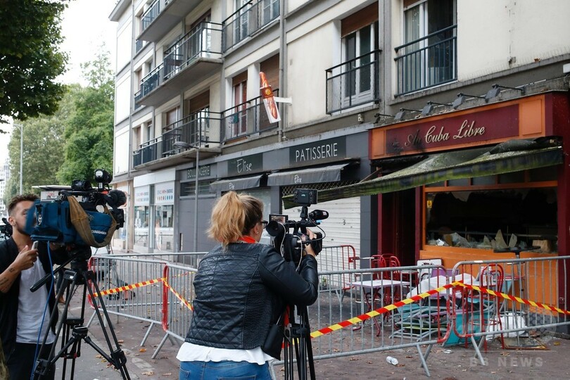 仏のバーで火災、13人死亡 火元は誕生日ケーキのろうそくか