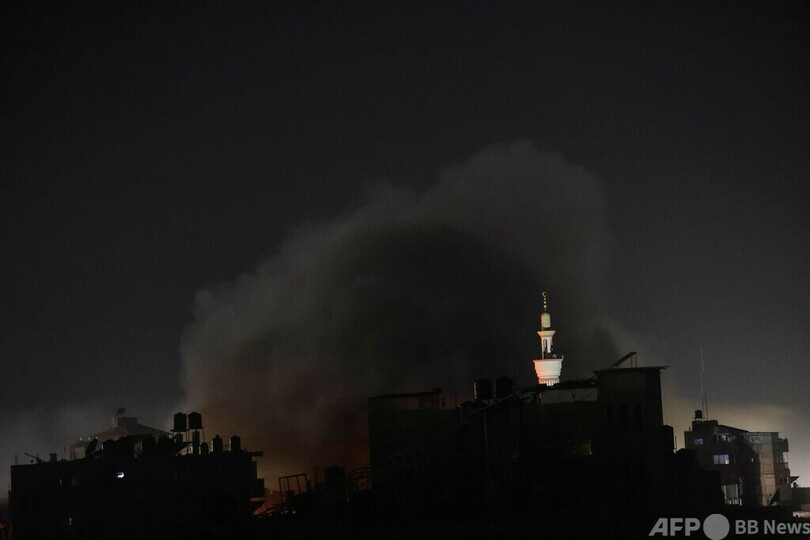 ガザ南部ラファ、未明の空爆で100人死亡 ハマス保健当局
