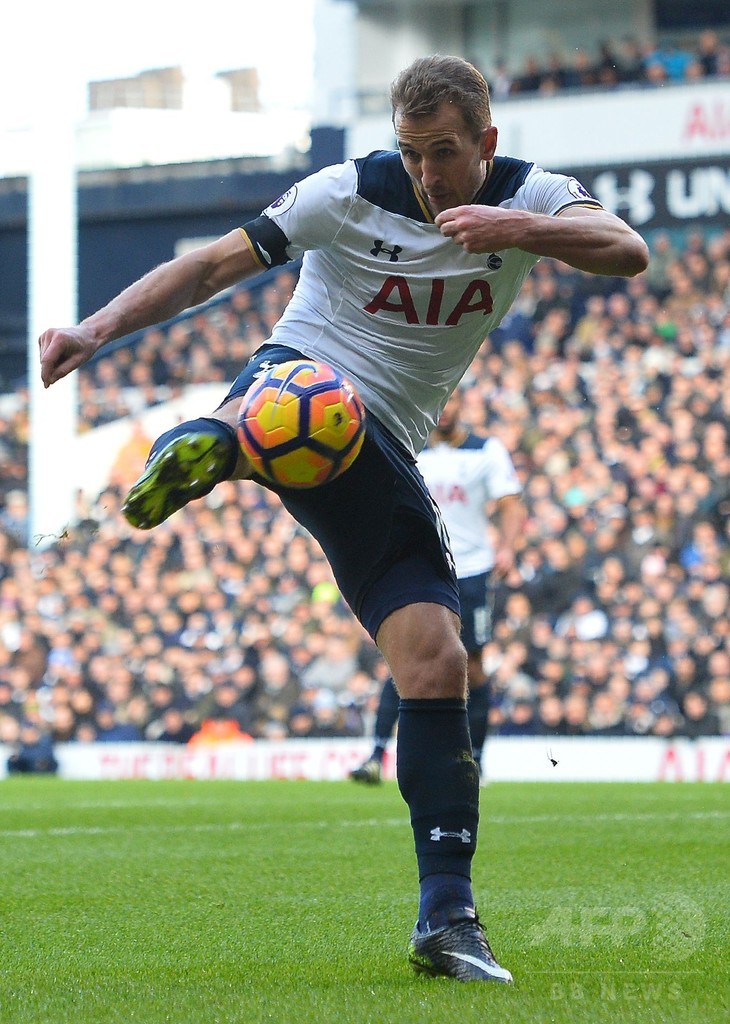 トッテナムがケインのハットで暫定2位に、アーセナルは4発快勝