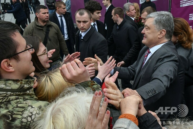 ウクライナ大統領選討論会、コメディアン候補者欠席 現職の「ワンマンショー」に