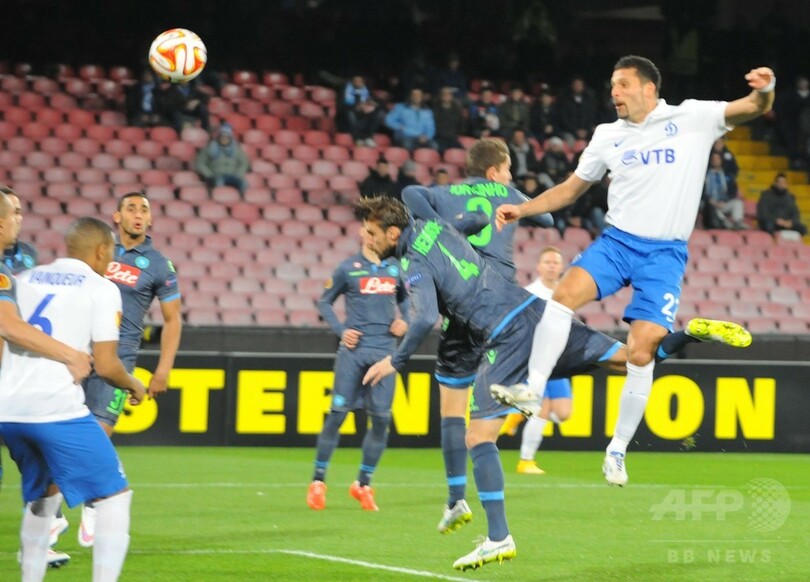 ナポリ、イグアインの3得点で先勝 ヨーロッパリーグ