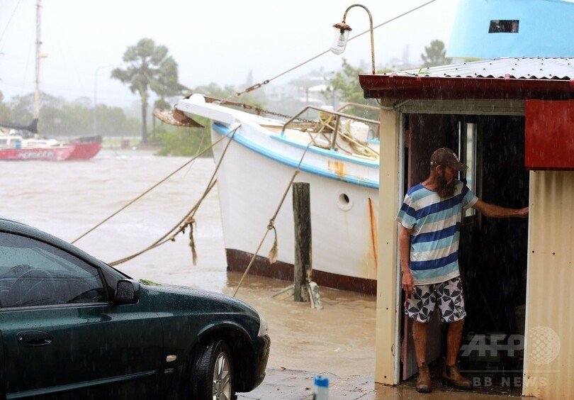 猛烈なサイクロン「マーシャ」、オーストラリア北東部に上陸