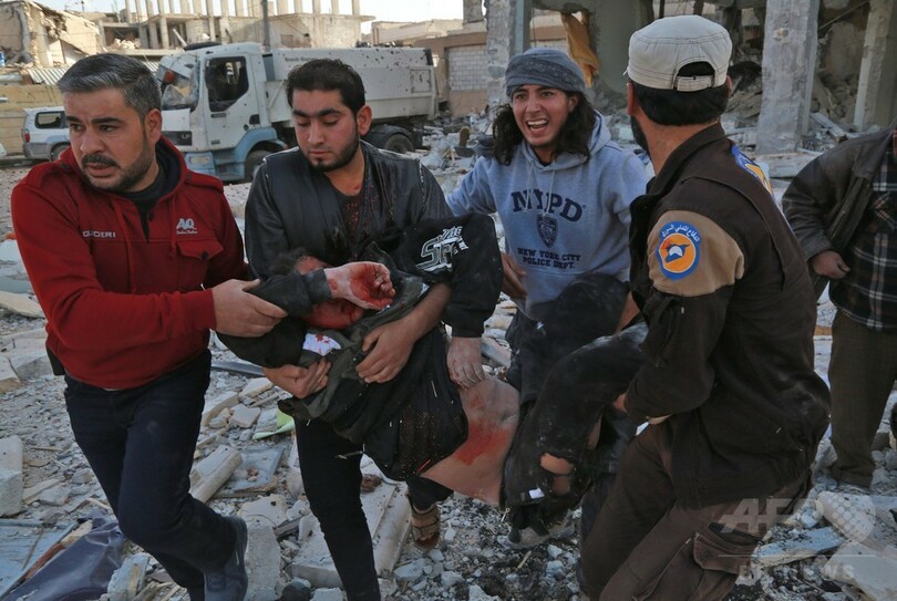 シリア「安全地帯」の市場に空爆、53人死亡 監視団