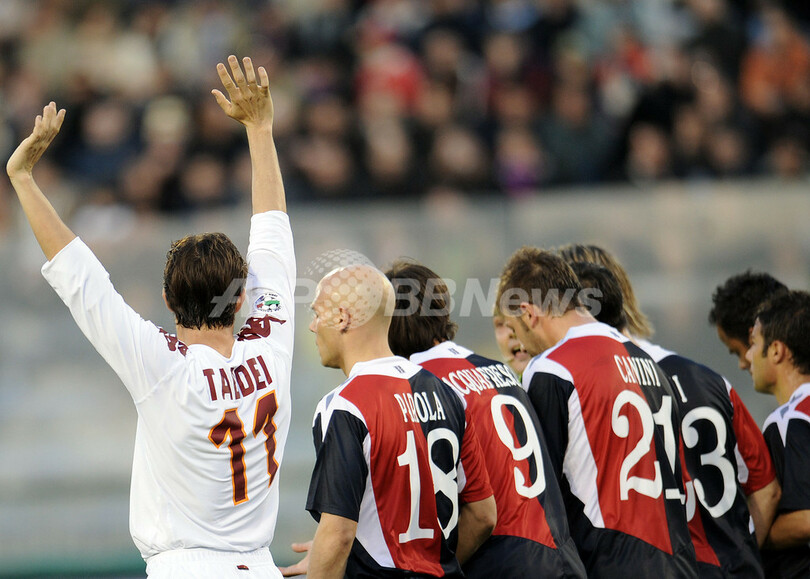 ローマ アウェーでカリアリと引き分ける