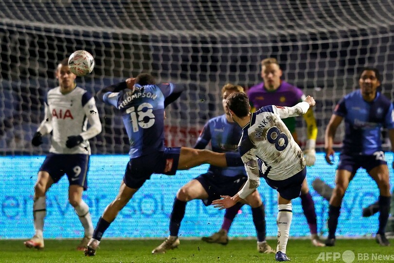 スパーズがFA杯5回戦へ 2部最下位に苦戦も終盤3発