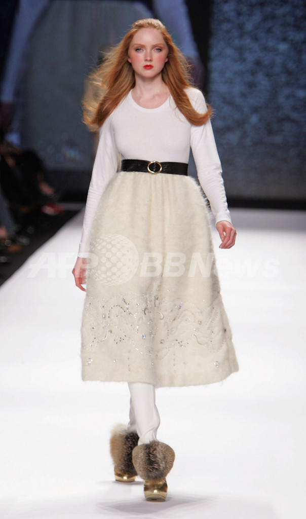 「ファッション・ウィーク・ライブ」にリリー・コールが登場 - 米国