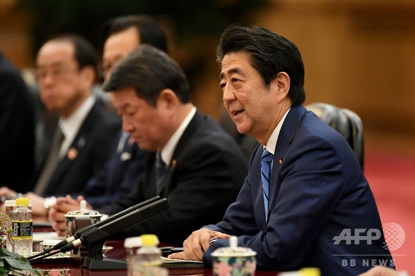 安倍首相が訪中、習氏と会談 香港やウイグル問題に言及