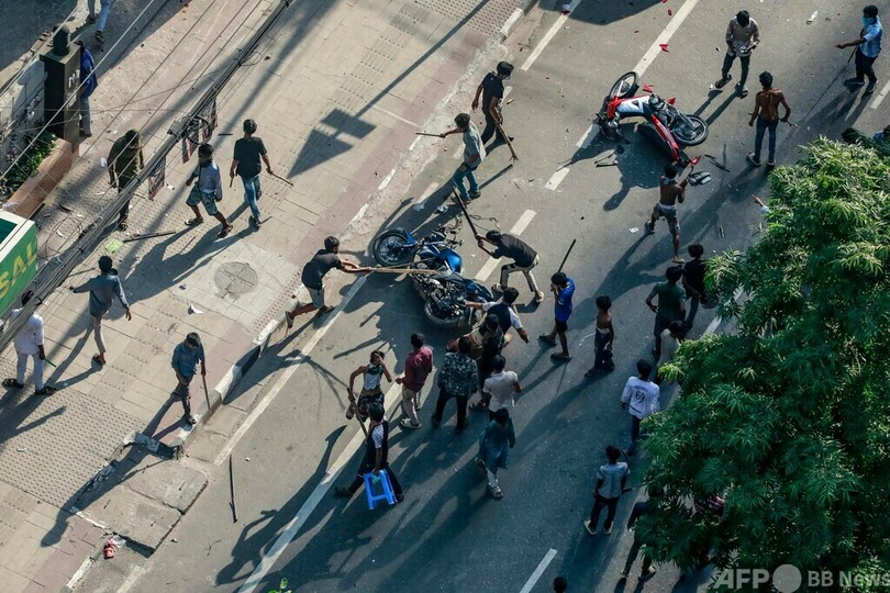 バングラで学生デモ激化、今週115人死亡 夜間外出禁止令に軍配備