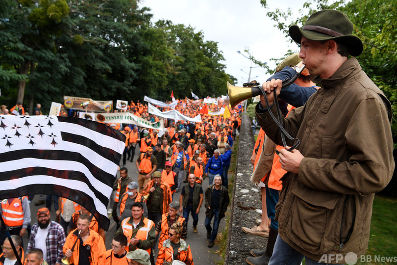 伝統の鳥猟禁止に抗議 仏各地でデモ