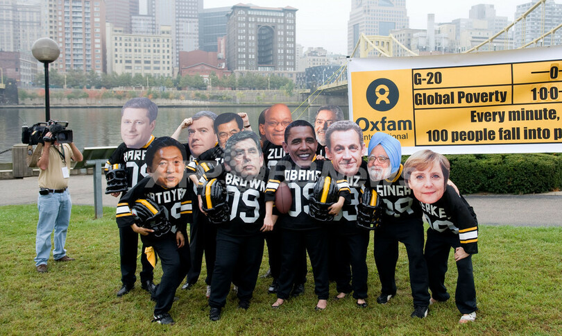 G20アメフトチーム結成！？「鳩山首相」も NGOパフォーマンス