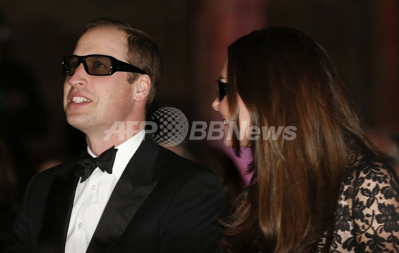 ウィリアム王子とキャサリン妃夫妻、3D映像を鑑賞