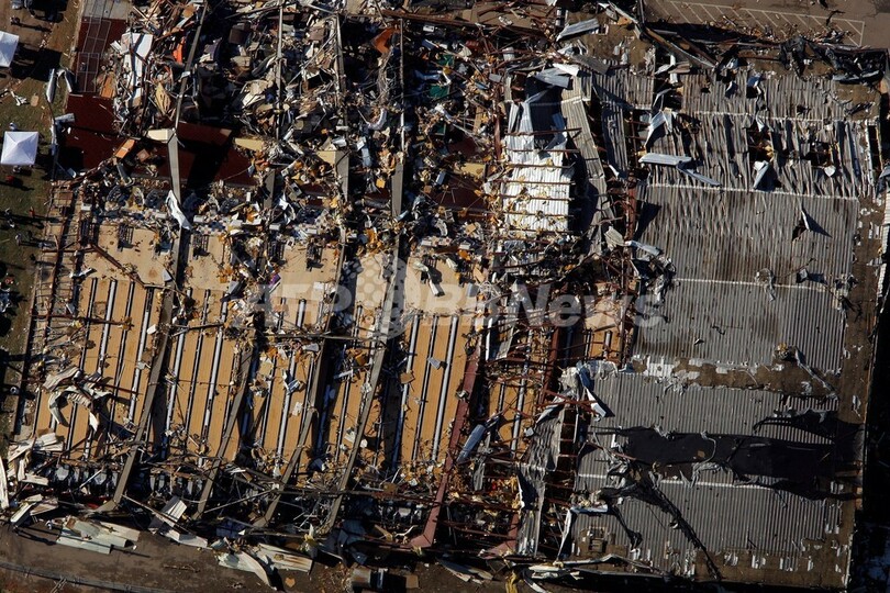 米オクラホマを襲った巨大竜巻の爪痕