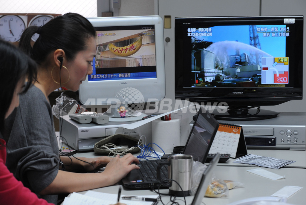 福島第1原発 4号機への放水実施 3号機には未明まで連続放水 福島第1原発 4号機への放水実施 3号機には未明まで連続放水