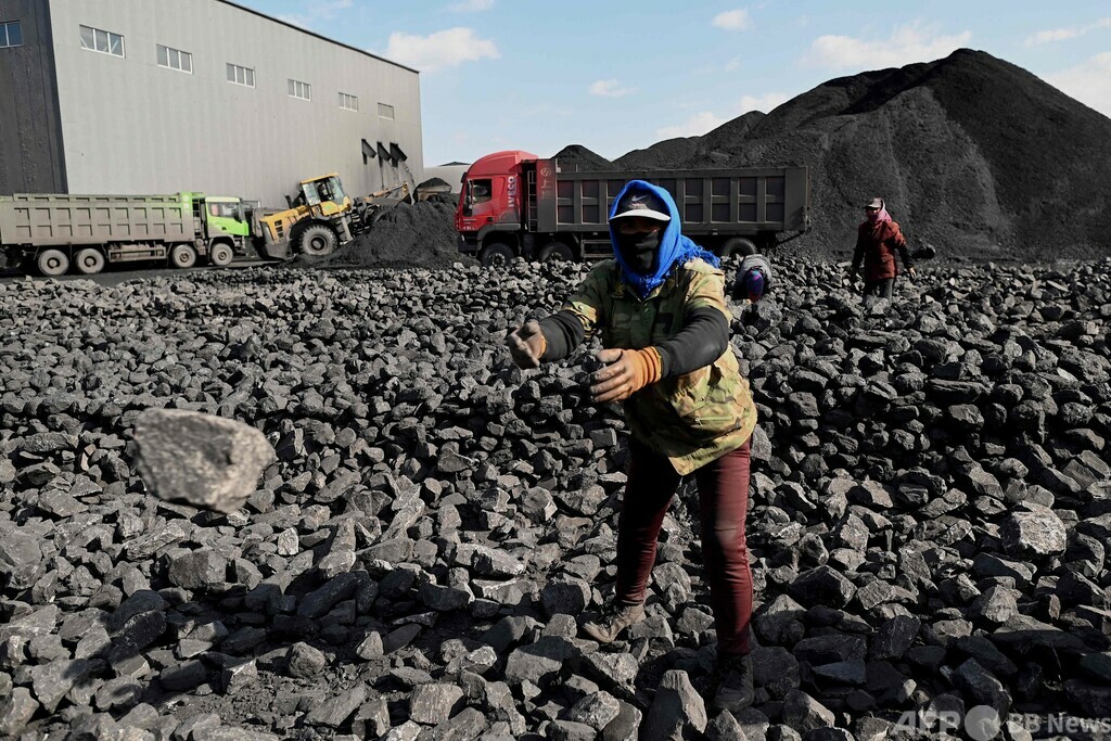 炭鉱で石炭仕分ける作業員ら、中国 写真21枚 国際ニュース:AFPBB News