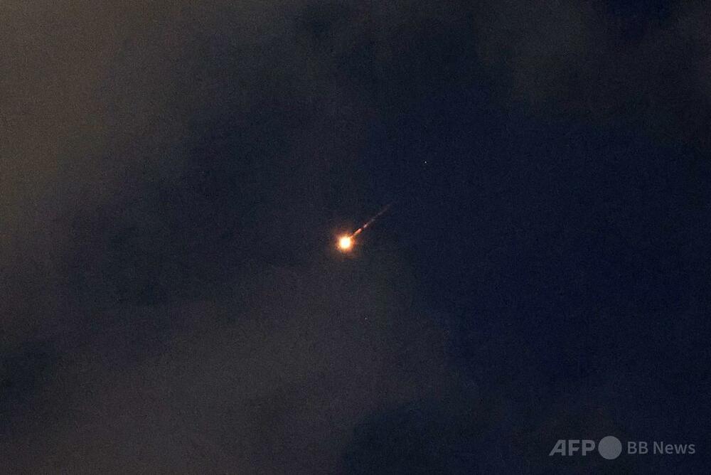 イラン、イスラエルにミサイル攻撃 4月の停戦後初