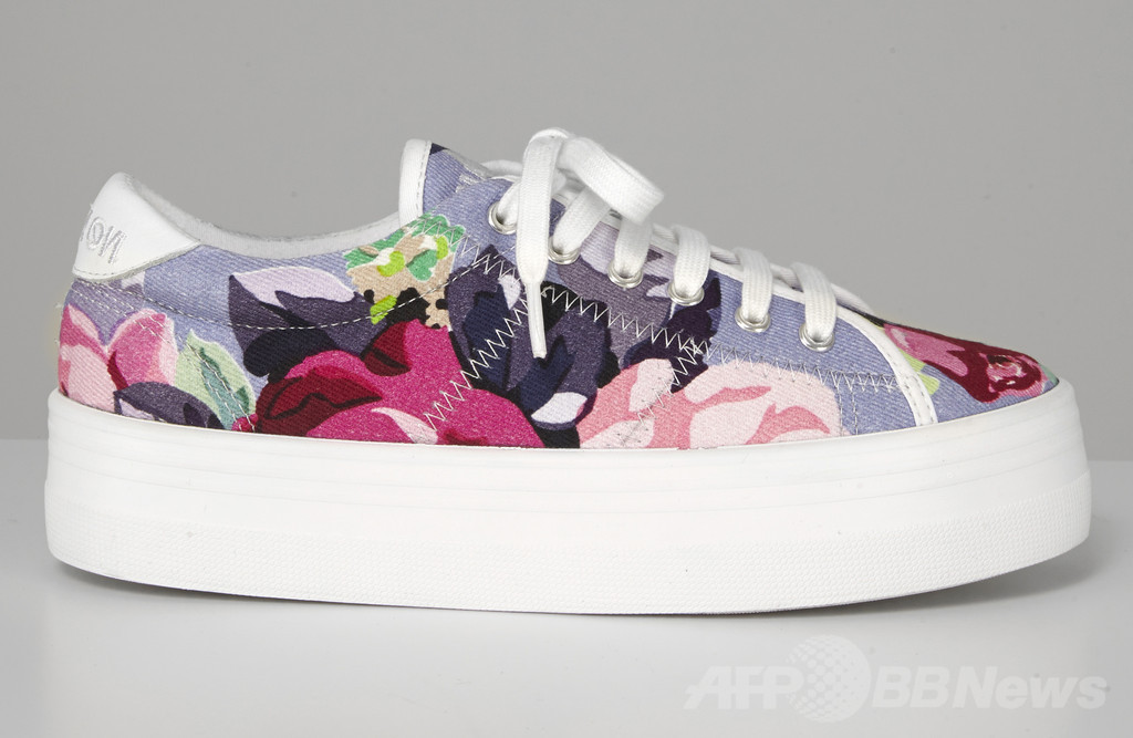 「カルヴェン」×「NO NAME」、限定コラボスニーカーを4月に発売