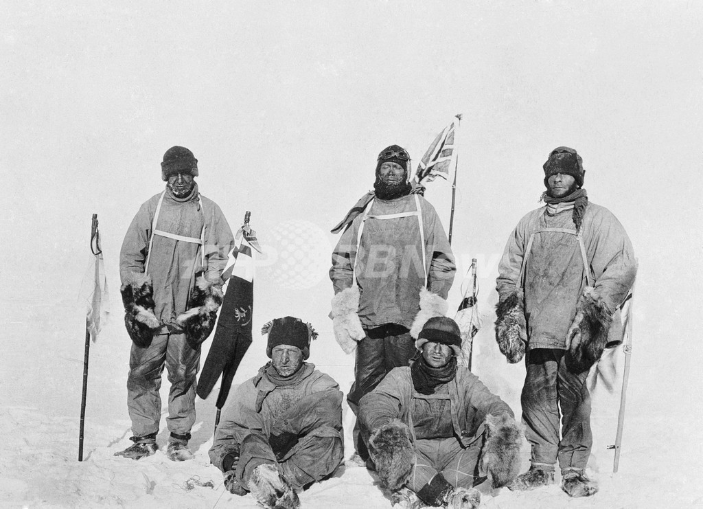 アムンゼンの南極到達から100周年、南極点で記念式典 写真14枚