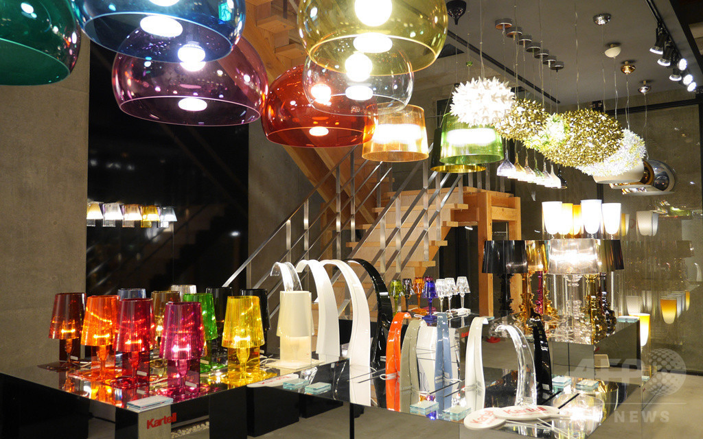 暮らしに遊び心を、南青山に「カルテル」旗艦店オープン