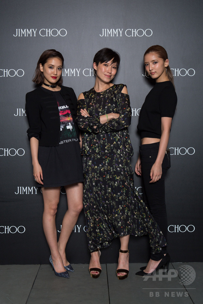 「ジミー チュウ」20周年パーティに滝沢眞規子ら出席