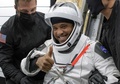 米宇宙開発企業スペースXの有人宇宙船クルードラゴンで地球に帰還したビクター・グローバーさん。米航空宇宙局（NASA）提供（2021年5月2日公開）。(c)AFP PHOTO /NASA/Bill INGALLS