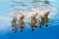 スペイン・バルセロナ（Barcelona）で開催されている第15回世界水泳選手権（15th FINA World Championships）。水中カメラで撮影されたシンクロナイズドスイミング・チームの演技の様子。

チームフリールーティン（FR）決勝で演技する日本の選手（2013年7月26日撮影）。(c)AFP/FRANCOIS XAVIER MARIT