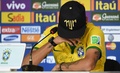 ブラジル代表のキャンプ地テレゾポリス（Teresopolis）で記者会見に臨むネイマール（Neymar da Silva Santos Junior、2014年7月10日撮影）。(c)AFP/VANDERLEI ALMEIDA