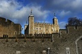 英ロンドン塔を訪れる観光客（2018年12月21日撮影）。(c)DANIEL SORABJI / AFP