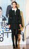 女優のチェ・ジウ（Choi Ji-Woo）が16日、韓国・ソウル（Seoul）のロッテホテルソウル（Lotte Hotel Seoul）で行われたソウル放送（SBS）ドラマ「怪しい家政婦」の制作発表会に出席した。同ドラマは、2011年日本テレビ系列で放送された人気ドラマ「家政婦のミタ」をリメークしたもので、チェ・ジウは主人公のパク・ボンニョ役（三田灯役）を演じる（2013年9月16日撮影）。(c)STARNEWS