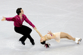 フィギュアスケート四大陸選手権2009（%%ISU Four Continents Figure Skating Championships 2009%%）ペア・ショートプログラム（SP）、64.36点を記録し2位につけたカナダのジェシカ・デュベ（%%Jessica Dube%%、右）とブライス・ダヴィソン（%%Bryce Davison%%）。（2009年2月4日撮影）(c)AFP/Getty Images/Matthew Stockman