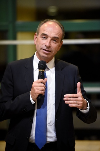 仏大統領目指す政治家がマリー・アントワネットを思わせる発言