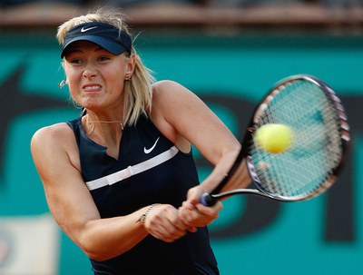 シャラポワとマテックの試合は日没サスペンデットに