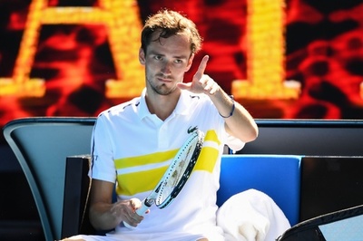 メドベージェフが激闘制し全豪4回戦へ、連勝記録は17に