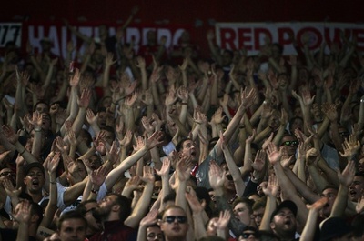 バイエルンがオリンピアコスに抗議―ギリシャ警察とファンが衝突