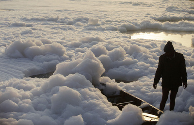 川の水は「排水同然」、最高裁が改善求める インド