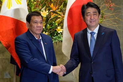 フィリピンのドゥテルテ大統領来日、安倍首相と会談