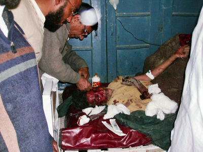 バレーボールの試合中に自爆攻撃、死傷者多数 パキスタン