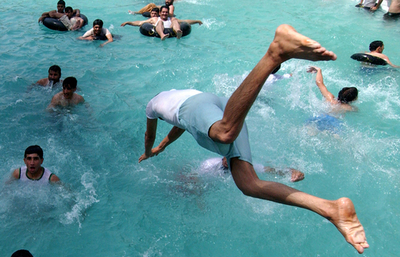 熱波のパキスタン、連日気温50度以上で数十人が死亡