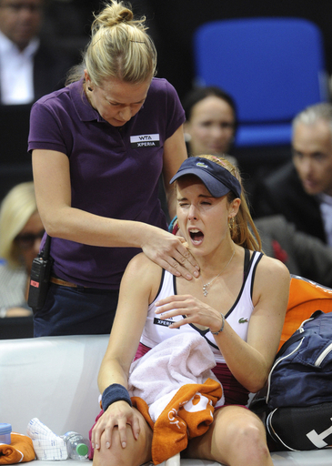 シャラポワ、ラドワンスカらが順当勝ち ポルシェ・テニス・グランプリ