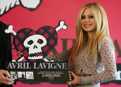 アヴリル、アジアで圏内でのアルバム総売上が200万枚突破 - 香港