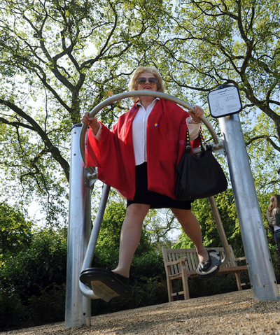 「高齢者用エクササイズ公園」、ハイドパークに登場 英国