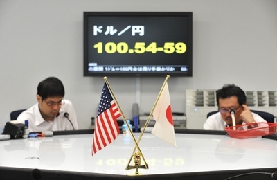 1ドル＝100円突破、4年ぶり