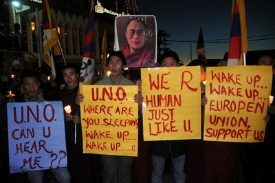 16歳のチベット人女子生徒が焼身自殺